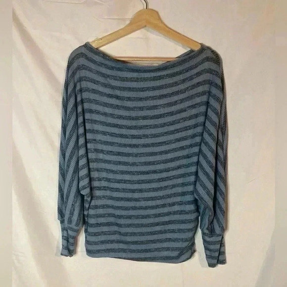 Blooms in the city long sleeve top size small - Picture 1 of 6